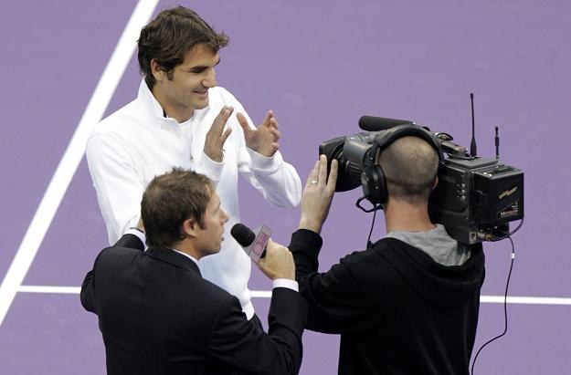 Federer zrezygnował z udziału w półfinale w wyniku problemów z plecami /AFP