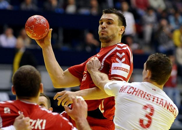 Michał Jurecki w meczu z Danią rzucił 6 goli /AFP