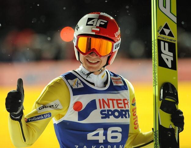 Kamil Stoch zajął miejsce na najniższym stopniu podium. Fot. Grzegorz Momot /PAP