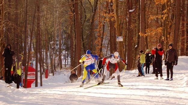 Młodzi narciarze na trasie Biegu na Igrzyska 2012 w Tomaszowie Lubelskim /Informacja prasowa