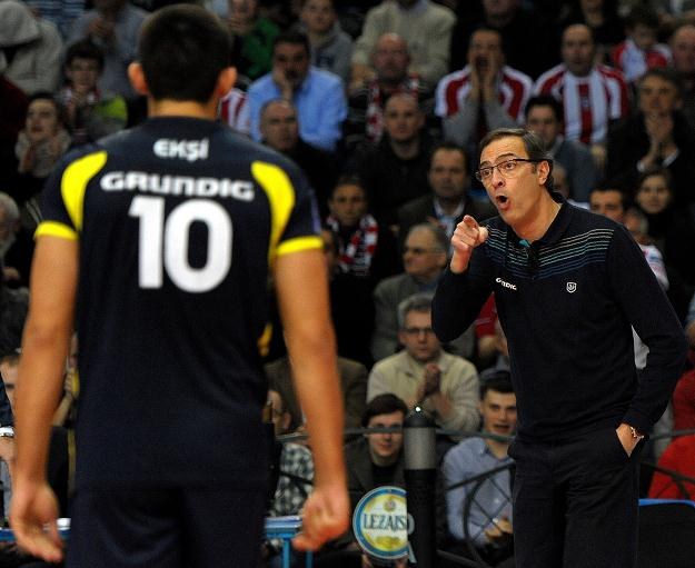 Daniel Castellani (z prawej) prowadzi obecnie Fenerbahce Stambuł Fot. Darek Delmanowicz /PAP