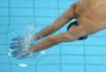 Amerykański pływak Michael Phelps zdobył swój pierwszy złoty medal na IO w Pekinie. Phelps wygrał wyścig na 400 m stylem zmiennym, ustanawiając rekord świata wynikiem - 4.03,84.