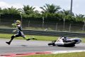 Włoski motocyklista Valentino Rossi podczas testów na torze w Malezji.