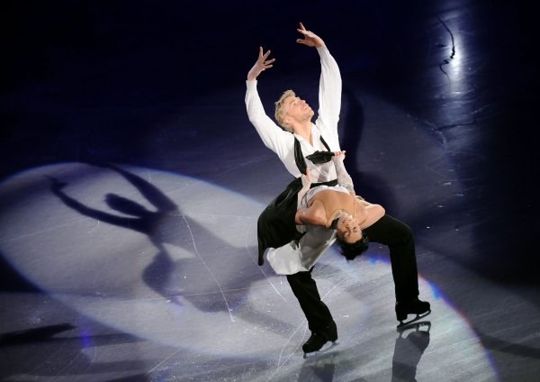 Najlepsze zdjęcia roku Francuska para Isabelle Delobel i Olivier Schoenfelder podczas zawodów Grand Prix.
