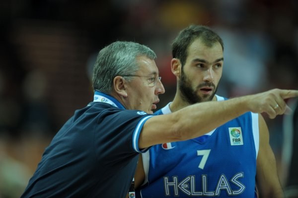 Turcja - Grecja 74:76 po dogrywce Turcja przegrała z Grecją 74:76 po dogrywce w ćwierćfinale mistrzostw Europy koszykarzy.