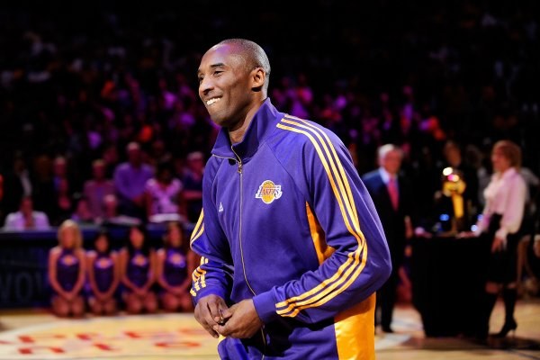 Lakers odebrali pierścienie Koszykarze Los Angeles Lakers otrzymali mistrzowskie pierścienie za zwycięstwo w finale minionego sezonu nad Orlando Magic. Uroczystość odbyła się we wtorek przed meczem z Los Angeles Clippers.