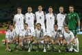 NOWA ZELANDIA. W dolnym rzędzie od lewej: Tim Brown, Chris Killen, Ivan Vicelich, Leo Bertos, Dave Mulligan. W górnym rzędzie od lewej: Tony Lochhead, Jeremy Brockie, Andy Boyens, Shane Smeltz, Simon Elliott i Glen Moss.