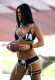 Stephanie Psick z Los Angeles Temptation podczas dnia otwartego Lingerie Football League w Los Angeles Coliseum.