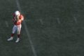 Pat Tillman stoi na murawie Sun Devil Stadium w Tempe na przedmieściach Phoenix w trakcie meczu Arizona Cardinals - Washington Redskins (sezon 2001)/Fot. Donald Miralle