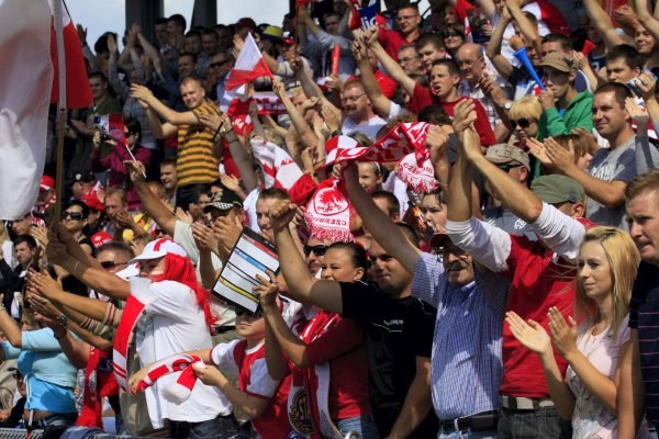 Polacy wygrali półfinał Drużynowego Pucharu Świata Broniąca trofeum reprezentacja wygrała w Gorzowie Wielkopolskim pierwszy półfinał Drużynowego Pucharu Świata w jeździe na żużlu i awansowała do finału, który w sobotę 31 lipca odbędzie się w duńskim Vojens. Fot. Lech Muszyński