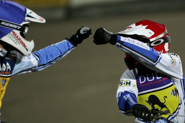 Unia Leszno mistrzem Polski Żużlowcy Unii Leszno zostali drużynowymi mistrzami Polski. W finale poradzili sobie z broniącym trofeum Falubazem Zielona Góra. Fot Adam Ciereszko.