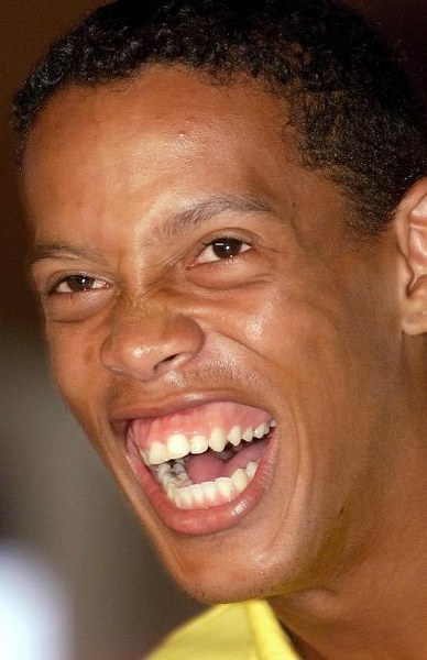 Ronaldinho znany jest z tego, że zawsze się uśmiecha...