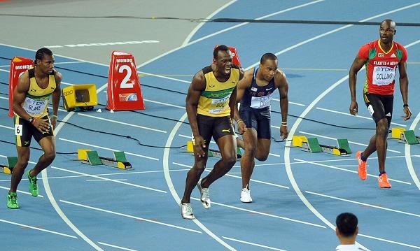  Rekordzista świata i obrońca tytułu mistrza świata Jamajczyk Usain Bolt został zdyskwalifikowany za falstart podczas biegu na 100 m podczas 13. lekkoatletycznych mistrzostw świata w Daegu. "Złoto" zdobył Yohan Blake, który osiągnął czas 9,92
