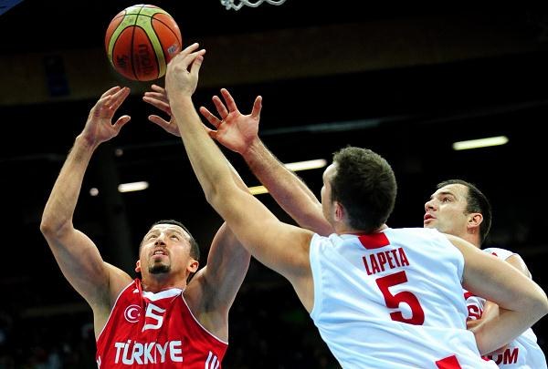 Eurobasket 2011: Polska - Turcja 84:83 Polska pokonała w Poniewieżu Turcję 84:83 w swoim czwartym meczu w mistrzostwach Europy koszykarzy
