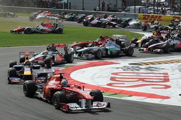 GP Włoch: Vettel najlepszy Niemiec Sebastian Vettel (Red Bull) wygrał wyścig Formuły 1 o Grand Prix Włoch na torze Monza. Drugie miejsce zajął Jenson Button (McLaren), a trzeci był Fernando Alonso (Ferrari)