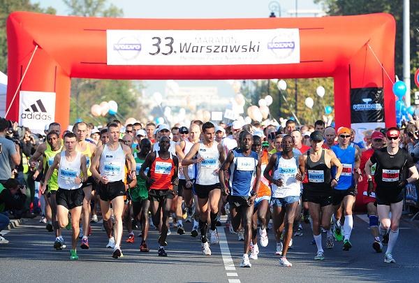 Kenijczyk John Sammy Kibet i Ukrainka Swietłana Stanko zostali zwycięzcami 33. Maratonu Warszawskiego. W imprezie wystartowało 4157 osób Fot. Bartłomiej Zborowski