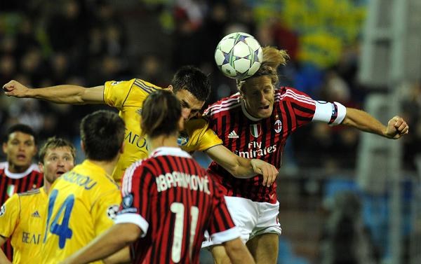 BATE Borysów (żółte stroje) zremisował z AC Milan 1-1 w meczu grupy H czwartej kolejki Ligi Mistrzów.
