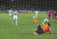 Piłkarze Realu Madryt wygrali na wyjeździe z Olympique Lyon 2-0 w meczu grupy D Ligi Mistrzów. "Królewscy" zapewnili sobie awans do następnej rundy