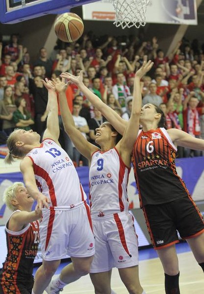 Wisła Can-Pack Kraków - Spartak Moskwa 81:60 Koszykarki Wisły Can-Pack Kraków pokonały we własnej hali zespół Spartaka Moskwa Region 81:60 (23:16, 14:15, 21:17, 23:12) w meczu 9. kolejki gr. C Euroligi fot: Jacek Bednarczyk