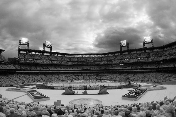 Zimowy Klasyk dla New Yrok Rangers Na baseballowym stadionie Citizens Bank Park w Filadelfii w obecności 46 967 widzów rozegrano tradycyjny NHL Winter Classic, w którym zmierzyły się Philadelphia Flyers - New York Rangers. Wygrwali goście 3-2.