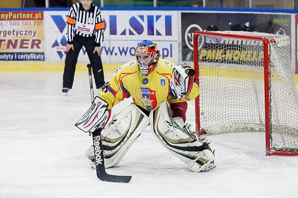 PLH: Podhale - Ciarko Sanok 1-5 Hokeiści MMKS Podhale Nowy Targ przegrali u siebie z Ciarko PBS Bank Sanok 1-5 (0-2, 0-1, 1-2) w meczu 28. kolejki PLH Fot. Tadeusz Bącal