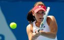 Agnieszka Radwańska pokonała młodszą siostrę Urszulę 6:1, 6:1 w pierwszej rundzie turnieju WTA Tour na twardych kortach w Sydney