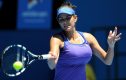 Agnieszka Radwańska pokonała Niemkę Julię Goerges 6:1, 6:1 i awansowała do ćwierćfinału wielkoszlemowego Australian Open na twardych kortach w Melbourne Park