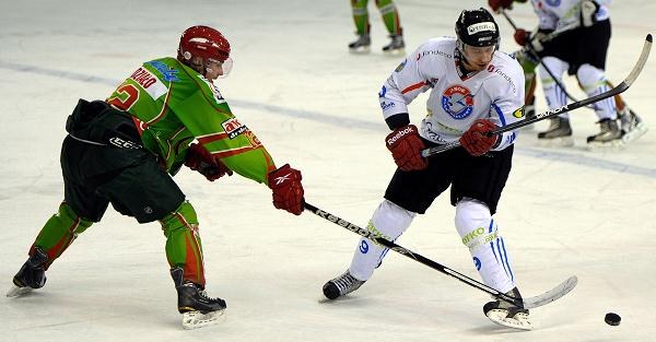  Lider Polskiej Ligi Hokejowej Ciarko PBS Bank Sanok pokonał w Arenie Sanok Zagłębie Sosnowiec 5-1 w meczu 40. kolejki fot: Darek Delmanowicz