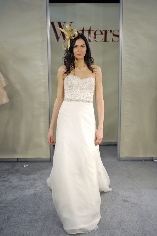 Skromne Suknie Slubne