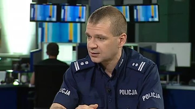 Nie doprowadziliśmy do konfrontacji - powiedział rzecznik komendanta stołecznej policji Maciej Karczyński, oceniając działania policji w trakcie wtorkowych starć pomiędzy kibicami polskimi i rosyjskimi w Warszawie. (TVN24/x-news)