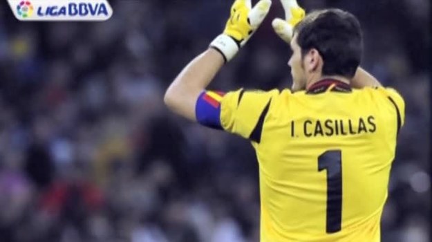Iker Casillas zapisał się w historii hiszpańskiej reprezentacji. Bramkarz Realu rozegrał swoje 126. spotkanie w kadrze narodowej, wyrównując rekord Andoniego Zubizaretty. - Iker może pobić wszystkie rekordy - twierdzą legendarni hiszpańscy piłkarze. /źródło: The NewsMarket/