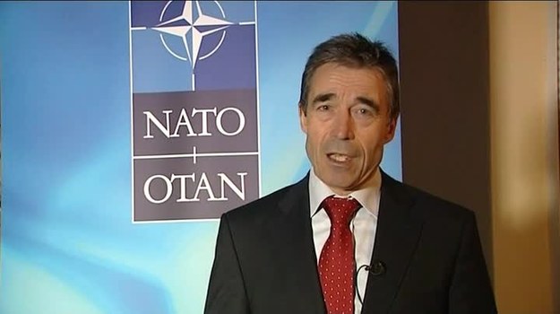 NATO Channel: Po 42 latach rządy strachu sprawowane przez pułkownika Kaddafiego dobiegły końca. Libia nareszcie może zamknąć ten długi, mroczny rozdział swojej historii i rozpocząć zapisywanie nowej, czystej karty - powiedział Anders Fogh Rasmussen, sekretarz generalny NATO.