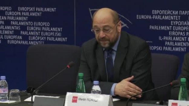 Martin Schulz, przewodniczący Grupy Postępowego Sojuszu Socjalistów i Demokratów, wziął udział w konferencji prasowej, podczas której komentował między innymi sytuację ekonomiczną w Grecji i budzącą spore kontrowersje wizytę Silvio Berlusconiego w Strasburgu.