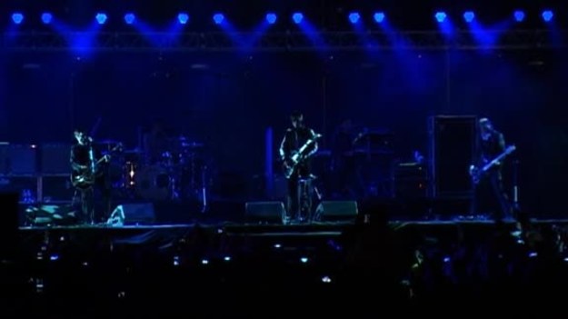 Fragment koncertu zespołu Interpol, który odbył się podczas pierwszego dnia festiwalu Coke Live w Krakowie.