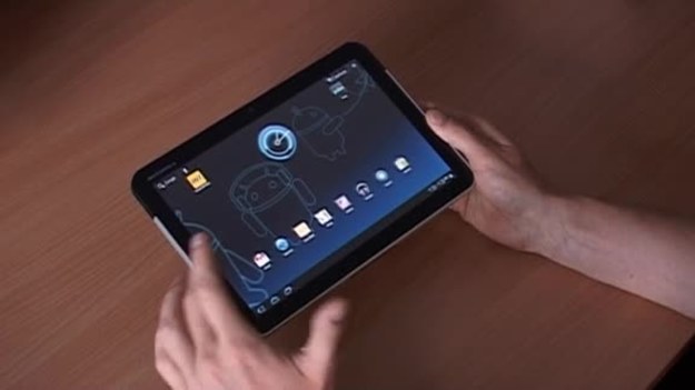 Testujemy tablet Motorola Xoom, pierwsze tego typu urządzenie, które powstało z myślą o systemie mobilnym Android 3.0. Co o nim sądzimy?