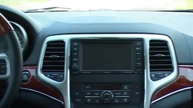 Dla wielu osób jeep grand cherokee stanowi synonim SUV-a. Zapraszamy na film z jazd nową generacją tego auta.