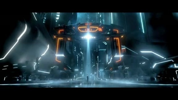 "Tron: Dziedzictwo" to kontynuacja klasyki kina sci-fi z 1982 roku. W rolach głównych występują Jeff Bridges i Garrett Hedlund.