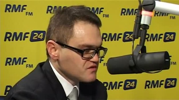 Mamy wątpliwości co do przyczyny śmierci Przemysława Gosiewskiego - mówił w "Kontrwywiadzie RMF FM" mecenas Rafał Rogalski, pełnomocnik kilku rodzin ofiar. I dodał: - Z tego powodu, być może, należałoby doprowadzić do ekshumacji wszystkich 96 ofiar katastrofy smoleńskiej.