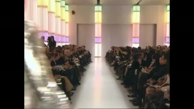 Nie tworzę futurystycznych ubrań. Tworzę ubrania na każdy kolejny sezon - mówi projektant domu mody Chanel, Karl Lagerfeld.