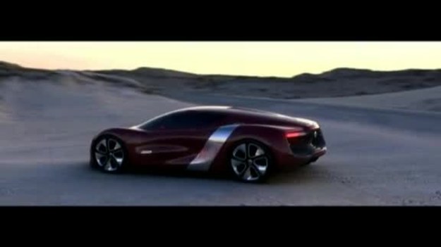 Ten samochód jest zapowiedzią nowego stylu pojazdów Renaulta. DeZir, który prezentujemy na filmie zadebiutuje na październikowym salonie w Paryżu.