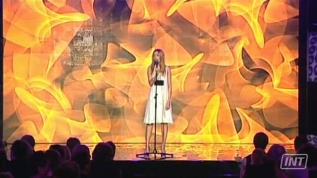 Sasha Strunin, jedna z nominowanych wokalistek w kategorii: muzyka, pojawiła się na gali Telekamery 2010 nie tylko w roli gościa, ale także śpiewającej gwiazdy. A zaśpiewała tak...