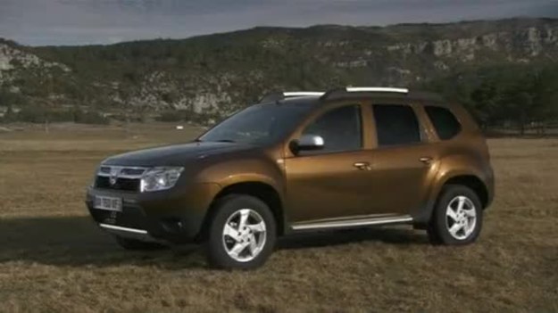 Dacia duster to pierwsza próba wejścia tego rumuńskiego producenta do segmentu SUV-ów.