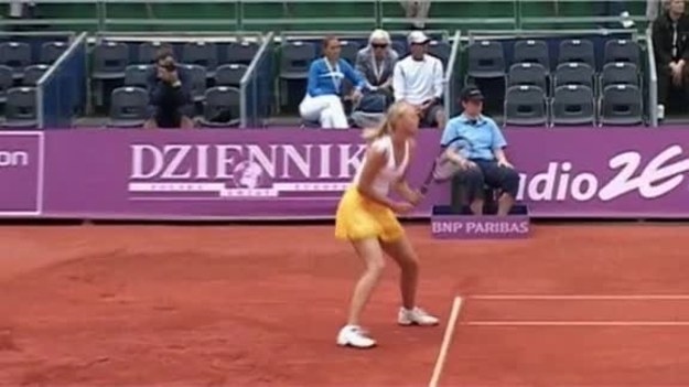 Jedna z największych gwiazd turnieju WTA Warsaw Open, Rosjanka Maria Szarapowa w ćwierćfinale została pokonana przez Ukrainkę Alonę Bondarenko. Na konferencji prasowej pytano ją jednak głównie o Rosję, szczupłą figurę i życie prywatne.