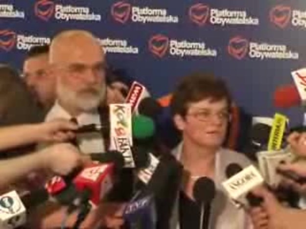 Według Krystyny Szumilas z Platformy Obywatelskiej, minister Giertych straszy nauczycieli, zamiast z nimi rozmawiać. 
