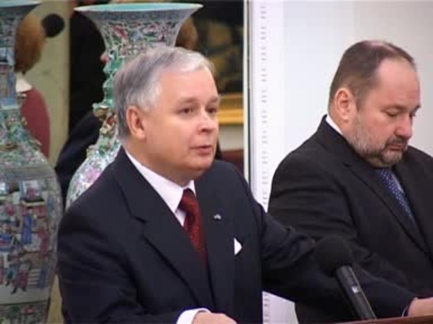 Lech Kaczyński pogratulował nowemu szefowi rządu i życzył jego gabinetowi "pełnej realizacji zamierzeń".