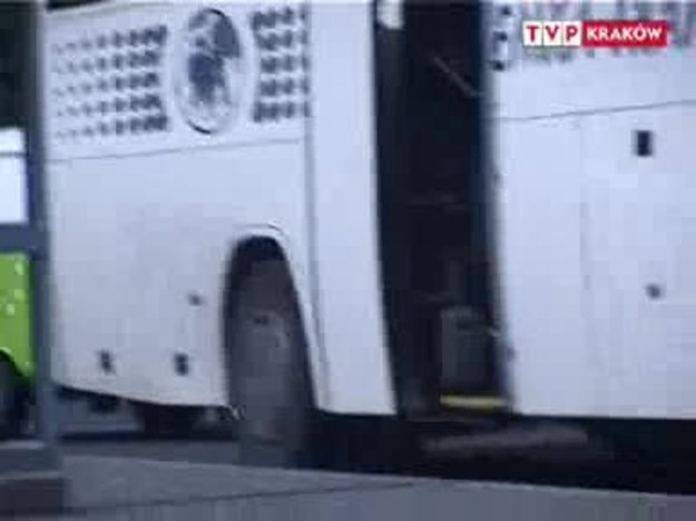 TVP 3: Tym razem Podglądacze zajęli się sprawą przepełnionych krakowskich busów.