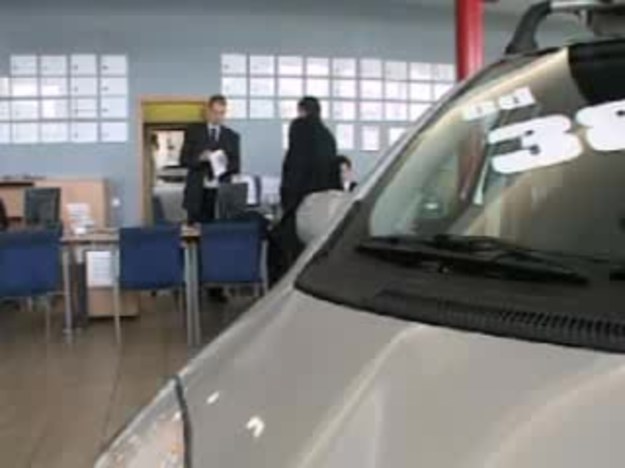 TV Biznes: Na rynku nowych aut w końcu drgnęło. W pierwszych czterech miesiącach tego roku, Polacy kupili o 25 proc. więcej samochodów niż rok temu.