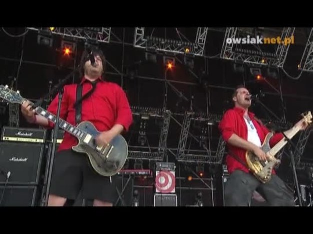 Zobacz fragment koncertu grupy Deriglasoff na Przystanku Woodstock 2012 - utwór "Siedzę, siedzę".