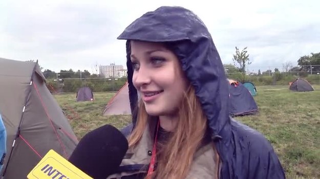 Zobacz, jak radzą sobie festiwalowicze na mokrym polu namiotowym Coke Live Festival 2012!
