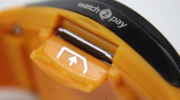Zobacz, jak w praktyce sprawdza się rozwiązanie MasterCard  Watch2Pay, które umożliwia przeprowadzanie bezgotówkowych transakcji przy pomocy specjalnego zegarka.